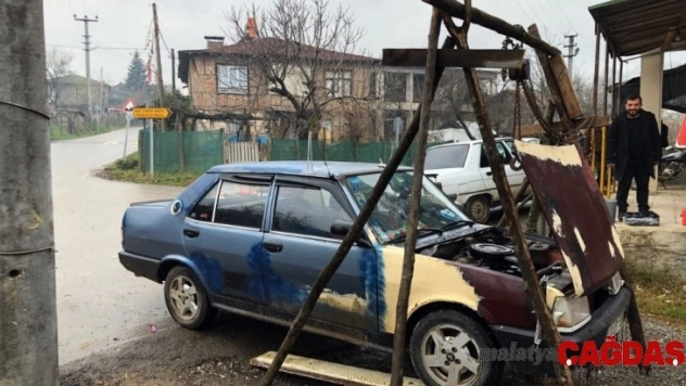 (Özel) Sanayideki ustaların verdiği fiyata kızdı aracını kendi tamir etmeye başladı