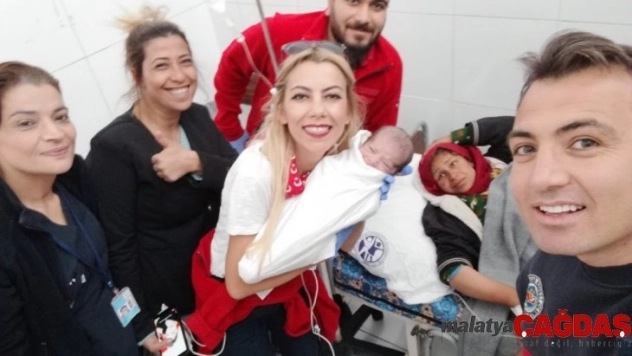 (Özel) Tel Abyad Hastanesinde doğdu, adı 'Barış' oldu