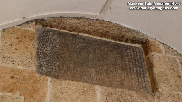 Türk-İslam tarihinde ilk ve tek: 3 dilli kitabe