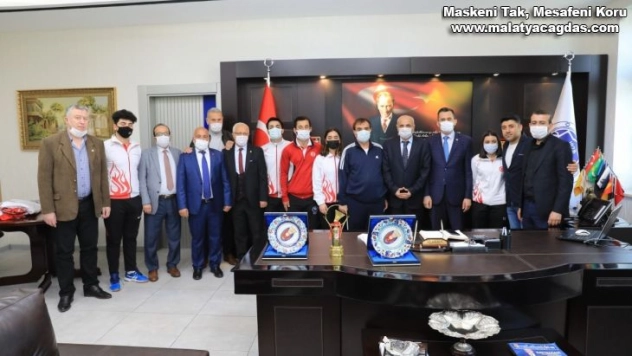 Özmekik'ten Battalgazi Belediyesi'ne teşekkür ziyareti