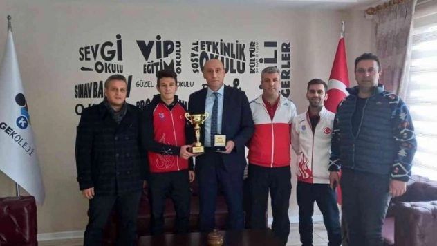 Öztürk'ten Akal'a kutlama