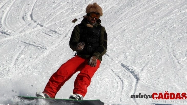 Palandöken'de mevsimin ilk kayağı yapıldı