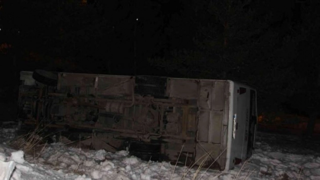 Palandöken'de otobüs şarampole uçtu: 25 yaralı