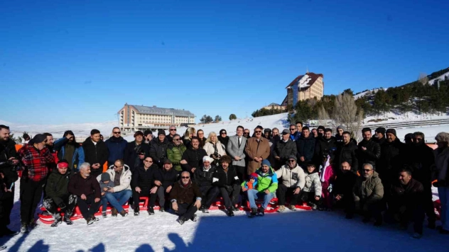 Palandöken'i bu kez gazeteciler şenlendirdi