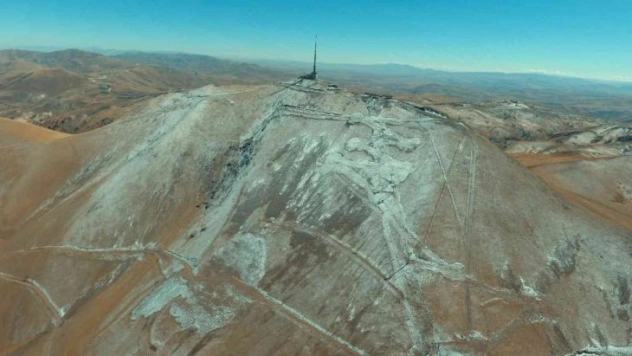 Palandöken'in beyaza bürünen zirvesi dron ile görüntülendi