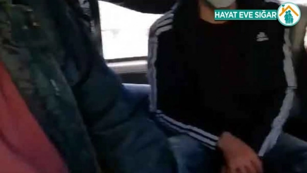 Panelvan araçla yolcu taşırken yakalandılar