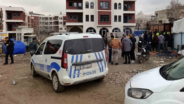 Paralarını alamadıklarını iddia eden işçiler eylem yaptı