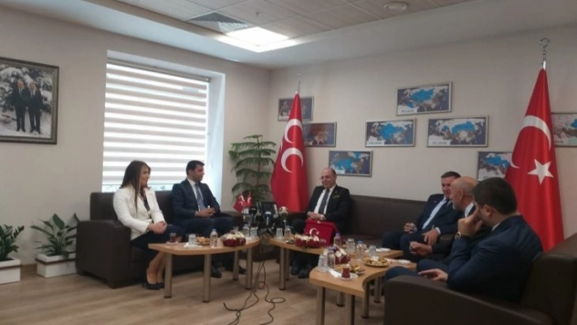 Partilerden MHP'ye Kurban Bayramı ziyareti