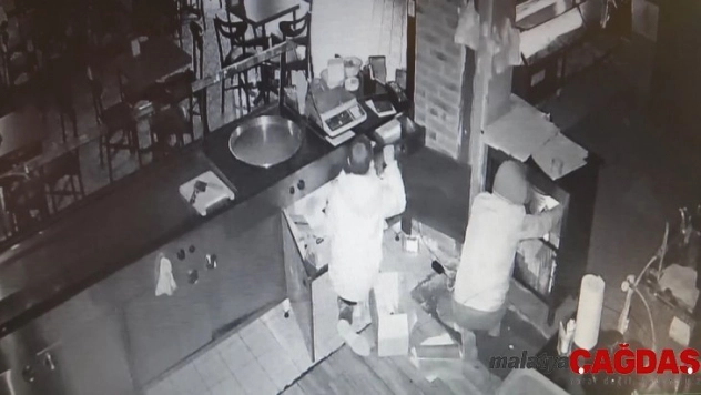 Pastahane fareleri polisten kaçamadı