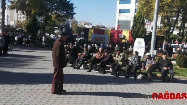 Pastırma yazının son günlerinde parklar doldu