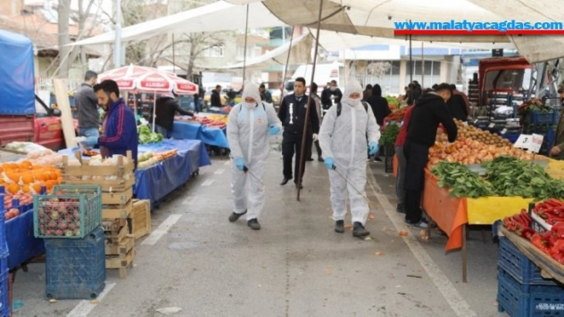 Pazar yerleri dezenfekte ediliyor