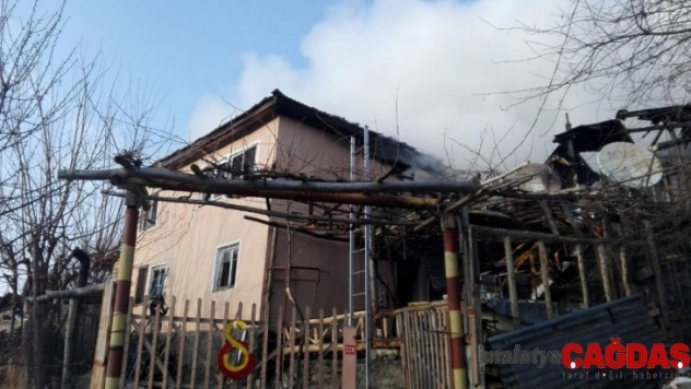 Pazaryeri'nde ev yangını