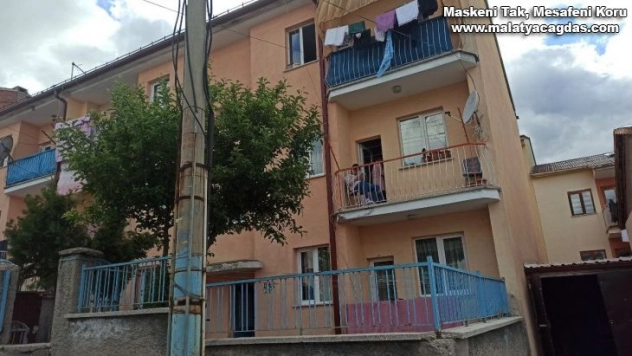 Pencereden düşen çocuk ağır yaralandı