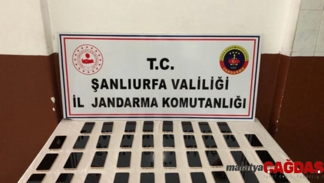 Piyasa değeri 130 bin lira olan kaçak cep telefon ele geçirildi