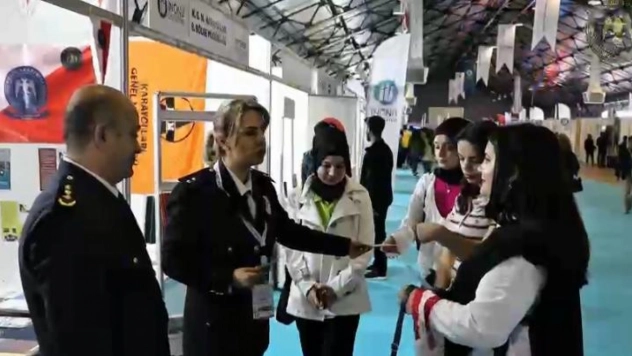 Polis Akademisi standı yoğun ziyaretçi ağırladı