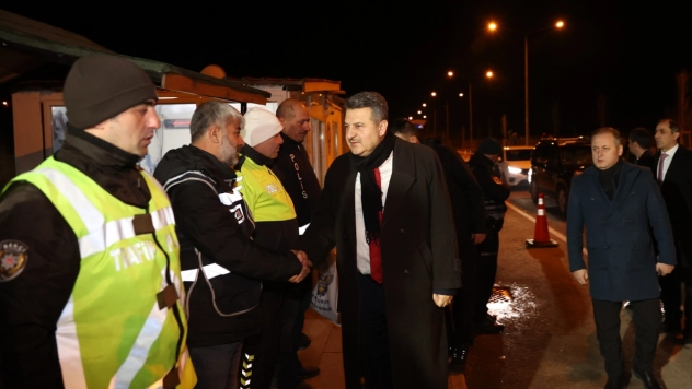 Polis ekipleri dondurucu soğukta yılbaşı denetiminde