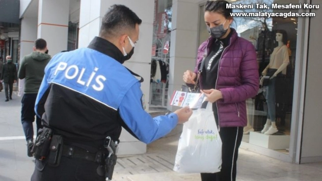 Polisler Adıyaman'ın rengini mavi yapmak için broşür dağıttı