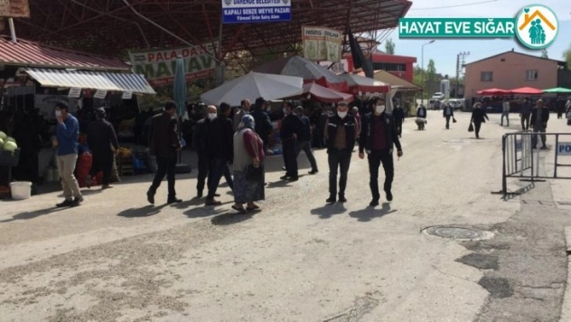 Polislerden sosyal mesafe uyarısı