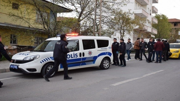 Polislere ateş açılan silahlı kavgada 10 kişi gözaltına alındı