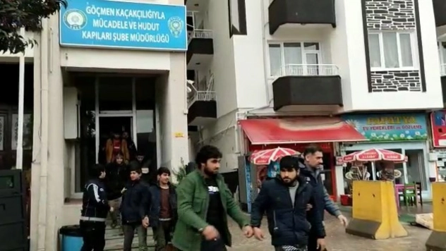 Polisten göçmen kaçakçılığı operasyonu: 6 gözaltı