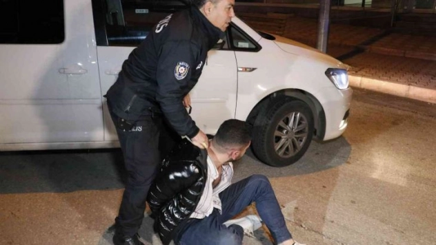 Polisten kaçan alkollü sürücü ortalığı birbirine kattı