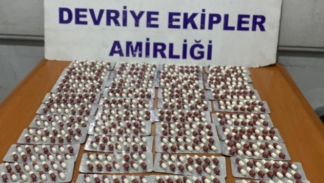 Polisten kaçarken motosikletten uyuşturucu atan 2 şüpheli yakalandı