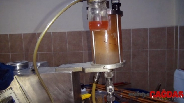 Polisten sahte parfüm operasyonu: 150 bin şişe ele geçirildi