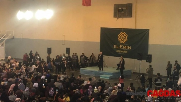 Prof. Dr. Nihat Hatipoğlunun Horasan'da katıldığı programa yoğun ilgi