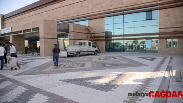 Pursaklar'da Türkiye'nin en büyük kilim desenli parke motifi yapıldı