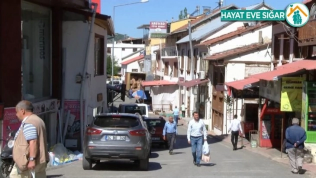 Pütürgeliler, deprem konutlarının biran önce bitmesini bekliyor
