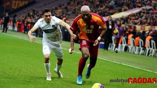 Radamel Falcao 74 gün sonra 11'de