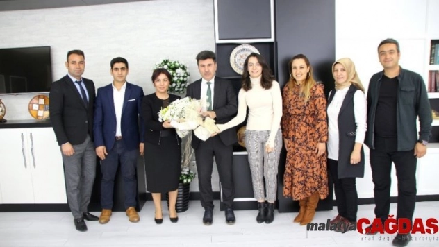 Rektör  Karacoşkun'a Öğretmenler Günü Kutlaması