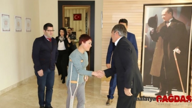 Rektör Bağlı engelli personelleri makamında ağırladı