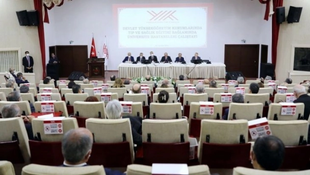 Rektör Çomaklı, üniversite hastaneleri çalıştayına katıldı