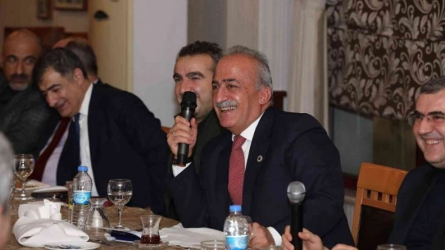 Rektör Çomaklı, yıllık yayın sayıları 1'den 5'e kadar olan akademisyenlerle buluştu