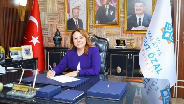 Rektör Karabulut, 1071'deki kararlılık ve duruş, milletimizin 2071 hedefi içinde bugün aynı