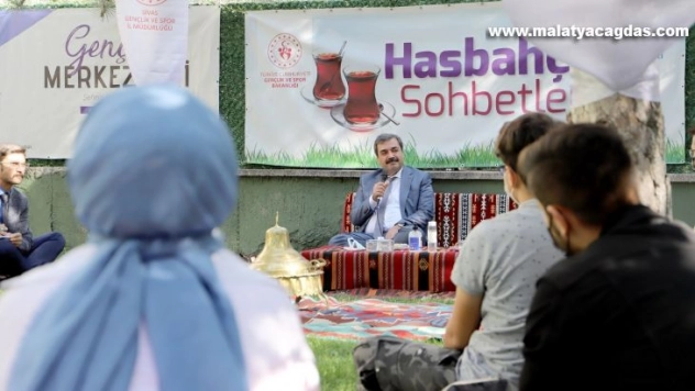 Rektör Kul gençlerle bir araya geldi