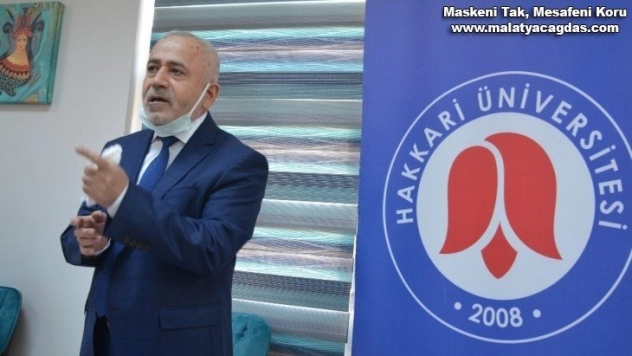 Rektör Pakiş gazetecilerle bir araya geldi