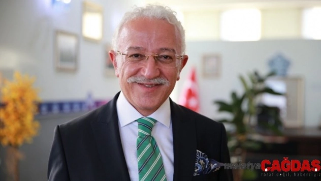 Rektör Zorlu: 'Türkiye'nin otomobili, gelişen ve büyüyen Türkiye'nin nişanesi olacaktır'