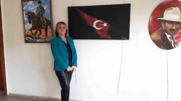 Ressam Yetgin: 'Fırça ile geçmişle barışır, geleceği hayal ederiz'