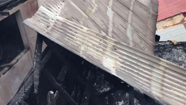 Restaurantın bacasında çıkan yangın korkuttu