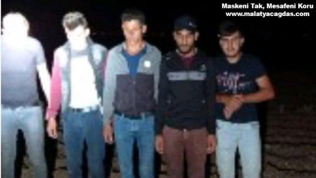 Reyhanlı'da polisten kaçan araçtan 5 mülteci çıktı