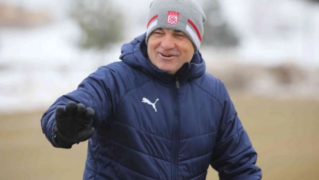 Rıza Çalımbay: 'Hedefimiz puan ya da puanlarla dönmek'