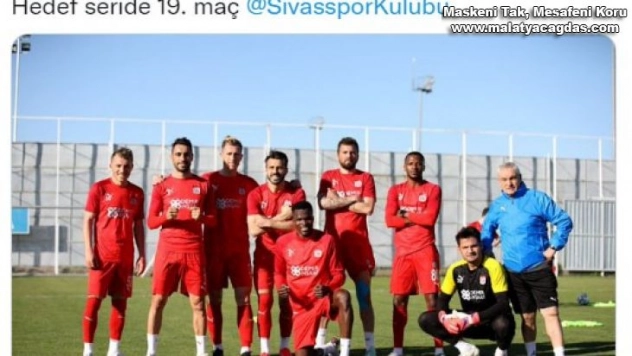 Rıza Çalımbay'dan iddialı paylaşım: 'Hedef seride 19. maç'