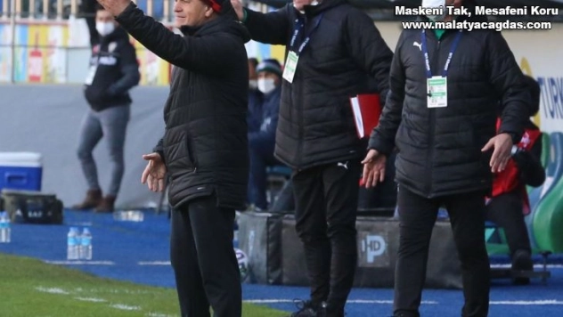 Rıza Çalımbay sarı kart gördü