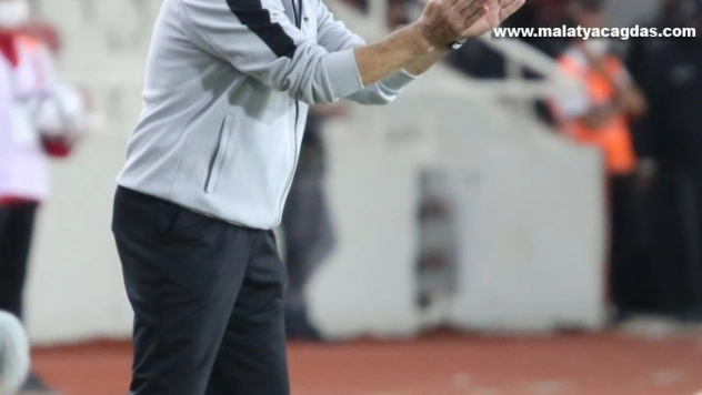 Rıza Çalımbay ve yardımcısı sarı kart gördü