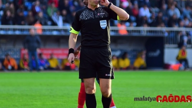 Rumlar itiraz etti, UEFA Halis Özkahya ve ekibini geri çekti!