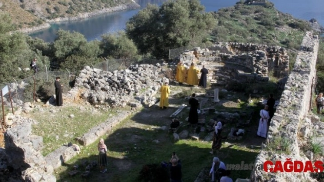 Rus Ortodoks Kilisesi temsilcileri, Fethiye'deki kilise kalıntıları arasında ayin yaptı