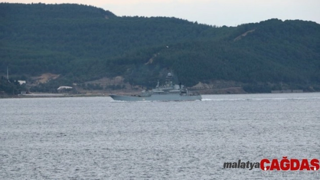 Rus savaş gemisi 'Azov' Çanakkale Boğazı'ndan geçti