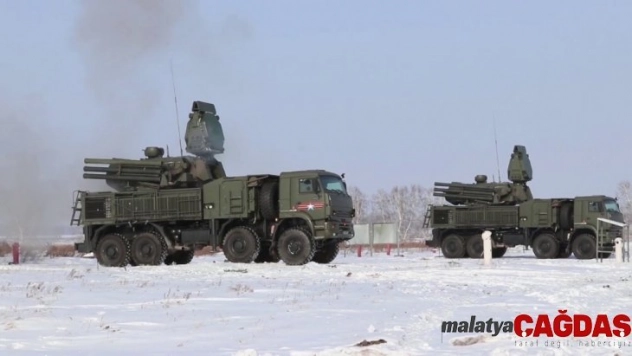 Rusya 25 bin askeriyle tatbikata başladı